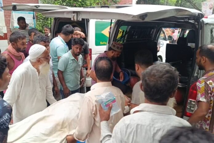 ব্রাহ্মণবাড়িয়ায় পৃথক সড়ক দুর্ঘটনায় মা-ছেলেসহ চারজনের মৃত্যু