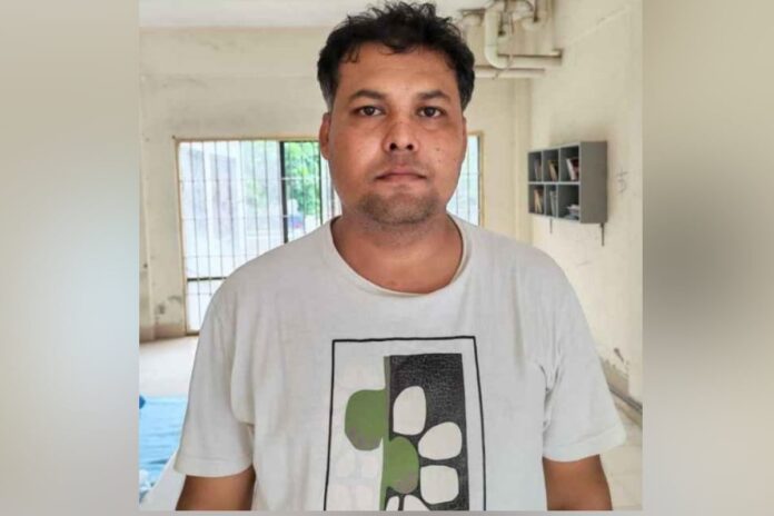 মশাল মিছিলের ভিডিও ভাইরাল, ২৪ ঘণ্টার মধ্যে নিষিদ্ধ ছাত্রলীগ নেতা আটক