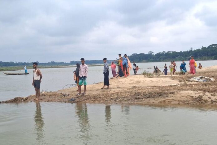 1781002043-03d33c1fac28e8d32cd6af8fcf5b9ee1 সোমেশ্বরী নদীতে গোসল করতে নেমে তরুণ নিখোঁজ