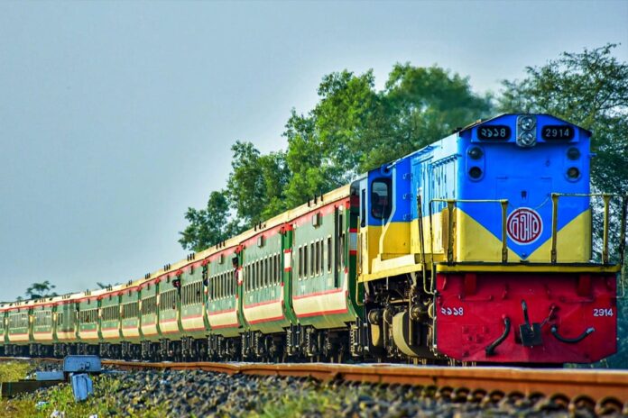 ব্রহ্মপুত্র এক্সপ্রেস লাইনচ্যুত, ময়মনসিংহ-জামালপুর রুটে রেল যোগাযোগ বন্ধ