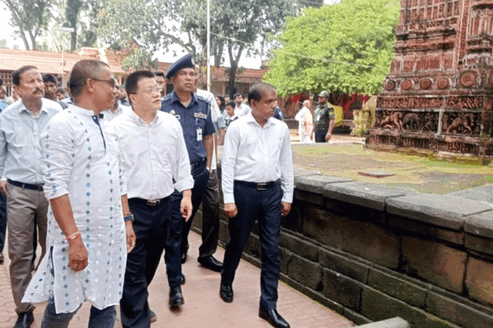 দিনাজপুরের কান্তজীউ মন্দির পরিদর্শনে চীনা রাষ্ট্রদূত
