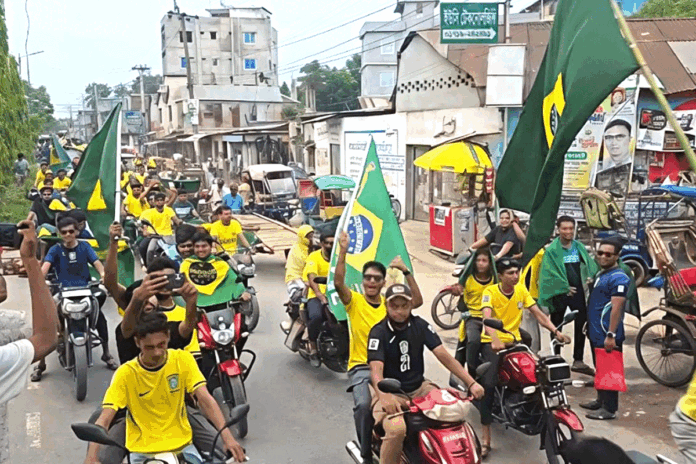 গাইবান্ধায় ব্রাজিল সমর্থকদের মোটরসাইকেল শোভাযাত্রা