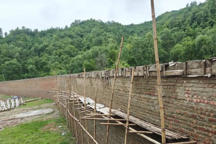 টেকনাফে বন্যহাতি চলাচলের পথে দেয়াল নির্মাণ, উদ্বেগ পরিবেশকর্মীদের