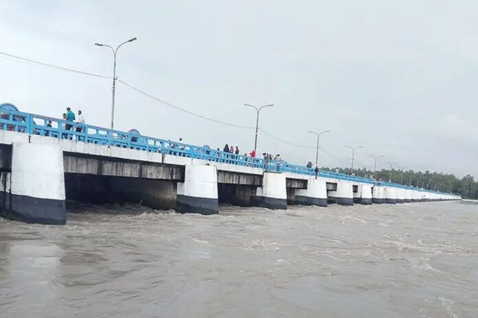 বিপৎসীমার নিচে তিস্তার পানি, স্বস্তিতে পাড়ের মানুষ