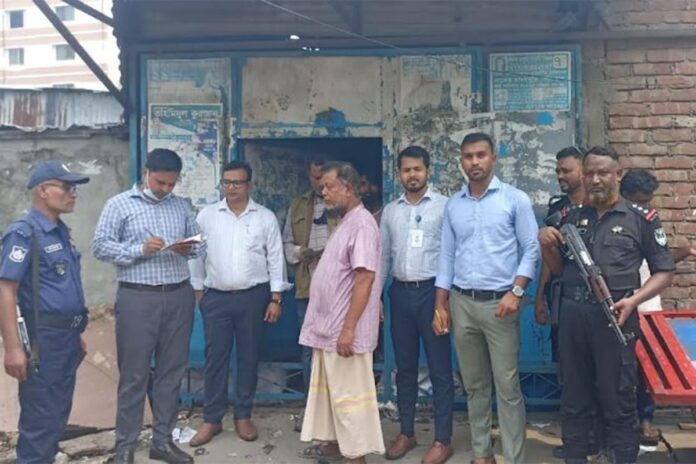 নদী দূষণ: ফতুল্লায় ইটিপি বিহীন কারখানাকে ৫০ হাজার টাকা জরিমানা