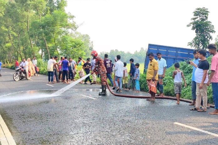 বিয়ের অনুষ্ঠানে যাওয়ার পথে ট্রাকের ধাক্কায় নারী নিহত, ছেলে-বোন আহত