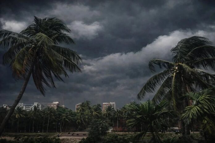 রাতের মধ্যে ২০ জেলায় ঝড়ের শঙ্কা