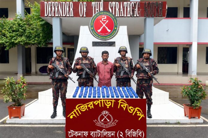 টেকনাফে এক লাখ ৭০ হাজার ইয়াবাসহ কারবারি আটক